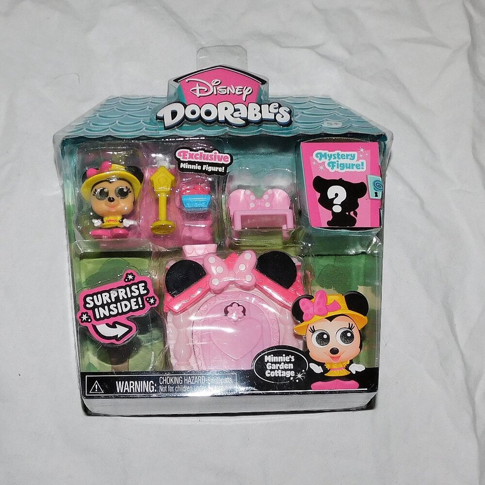 Disney Doorables Minnie Mouse Garden Cottage Playset 2 Figures House Door NEW